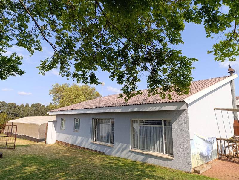 4 Bedroom Property for Sale in Middelburg Eastern Cape
